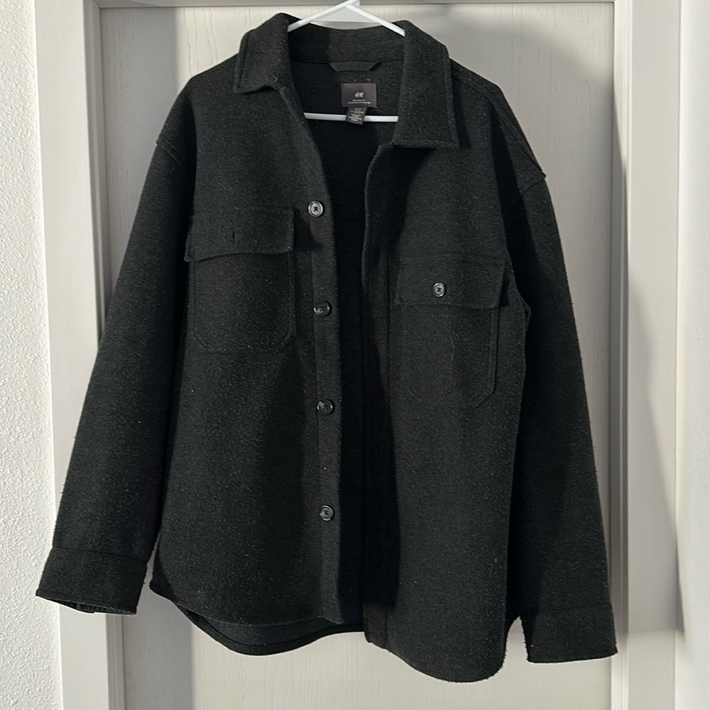 H&M button up relaxed, fit, size medium color, gray black